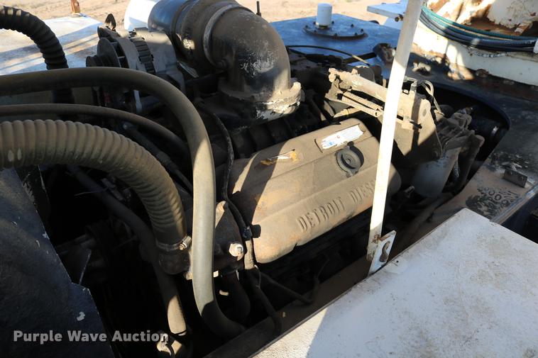 image for item DD0026 1985 P & H RT50 crane