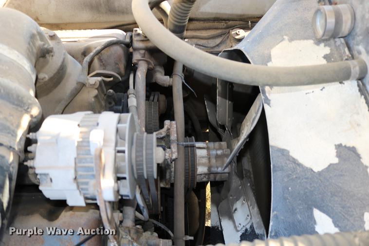 image for item DD0026 1985 P & H RT50 crane