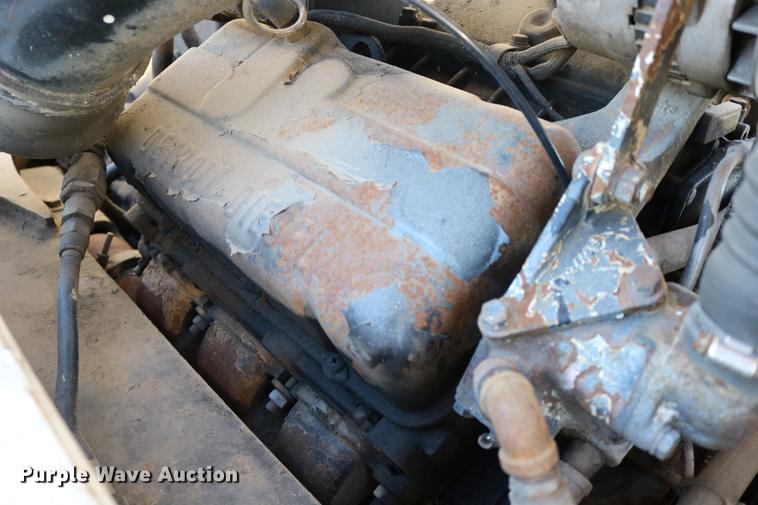 image for item DD0026 1985 P & H RT50 crane