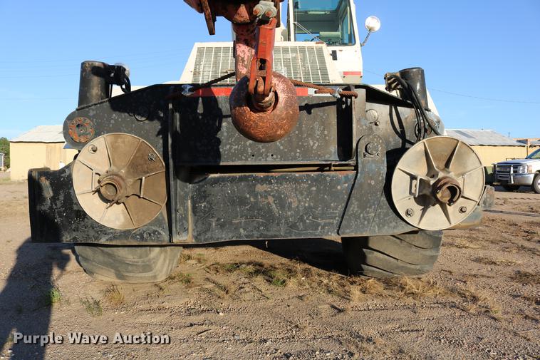 image for item DD0026 1985 P & H RT50 crane