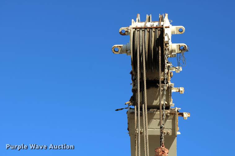 image for item DD0026 1985 P & H RT50 crane