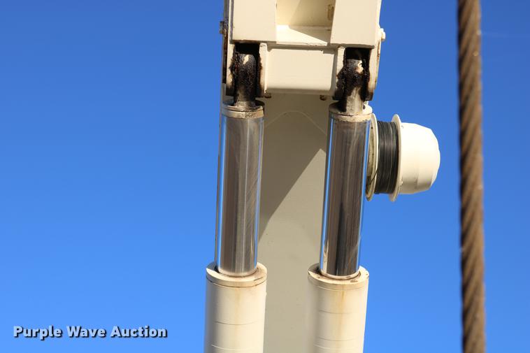 image for item DD0026 1985 P & H RT50 crane