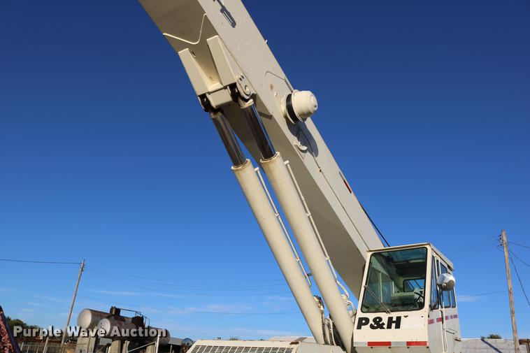 image for item DD0026 1985 P & H RT50 crane