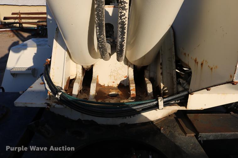 image for item DD0026 1985 P & H RT50 crane