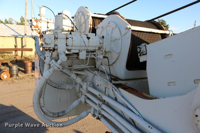 image for item DD0026 1985 P & H RT50 crane