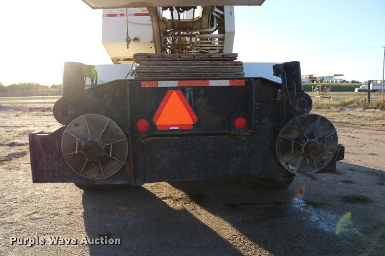 image for item DD0026 1985 P & H RT50 crane