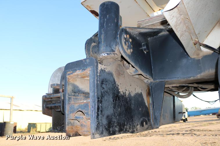 image for item DD0026 1985 P & H RT50 crane