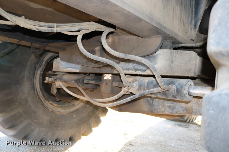 image for item DD0026 1985 P & H RT50 crane