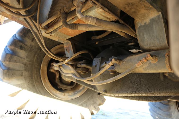 image for item DD0026 1985 P & H RT50 crane