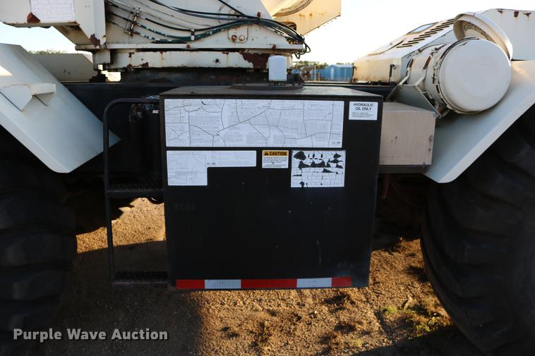 image for item DD0026 1985 P & H RT50 crane