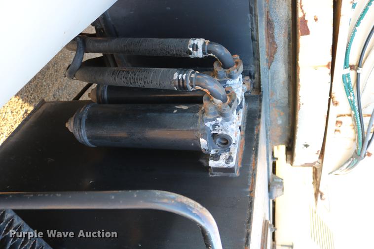 image for item DD0026 1985 P & H RT50 crane