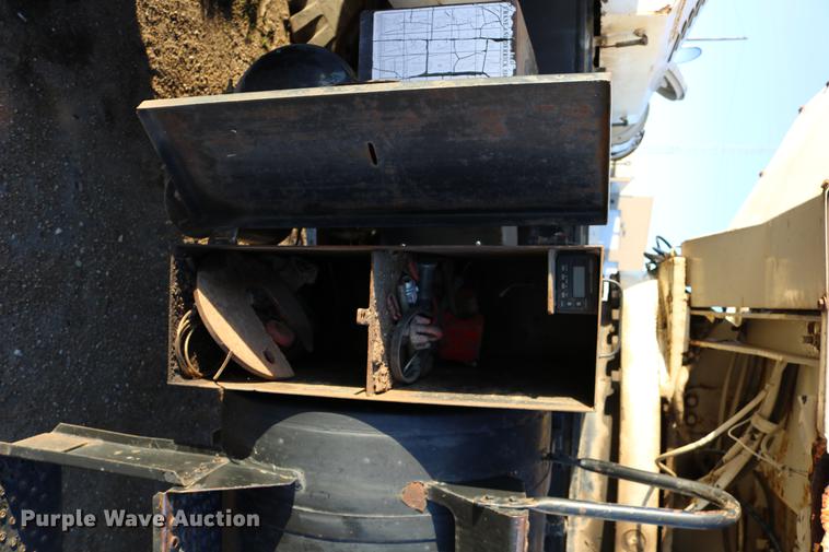 image for item DD0026 1985 P & H RT50 crane