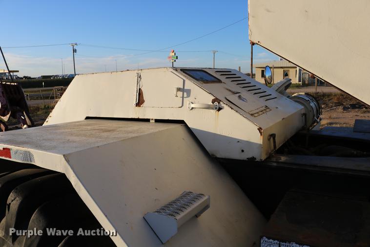 image for item DD0026 1985 P & H RT50 crane