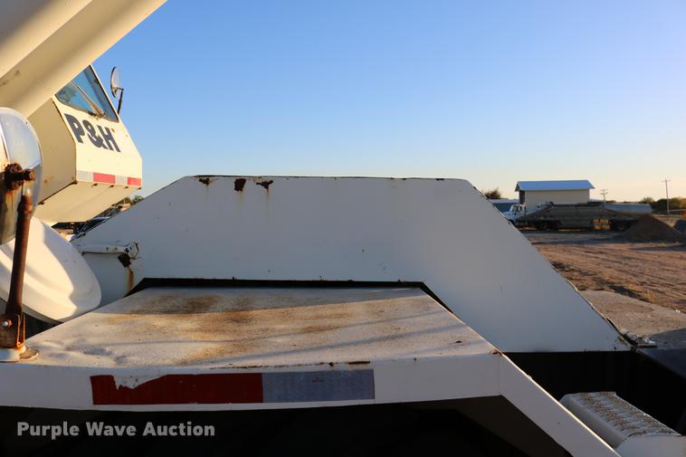 image for item DD0026 1985 P & H RT50 crane