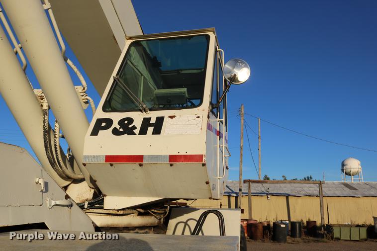 image for item DD0026 1985 P & H RT50 crane