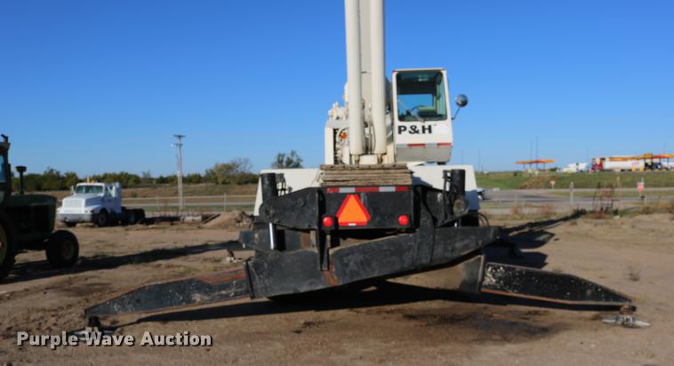 image for item DD0026 1985 P & H RT50 crane