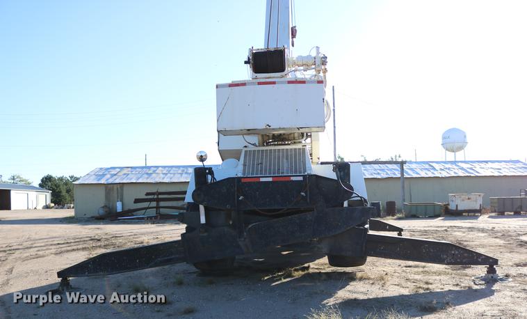 image for item DD0026 1985 P & H RT50 crane