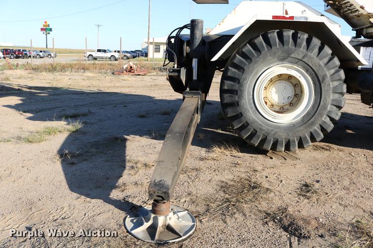 image for item DD0026 1985 P & H RT50 crane