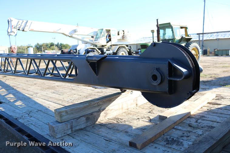 image for item DD0026 1985 P & H RT50 crane