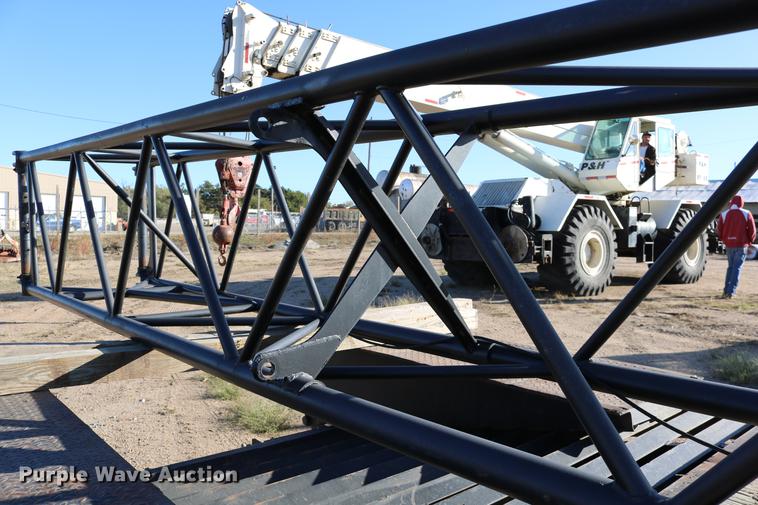 image for item DD0026 1985 P & H RT50 crane