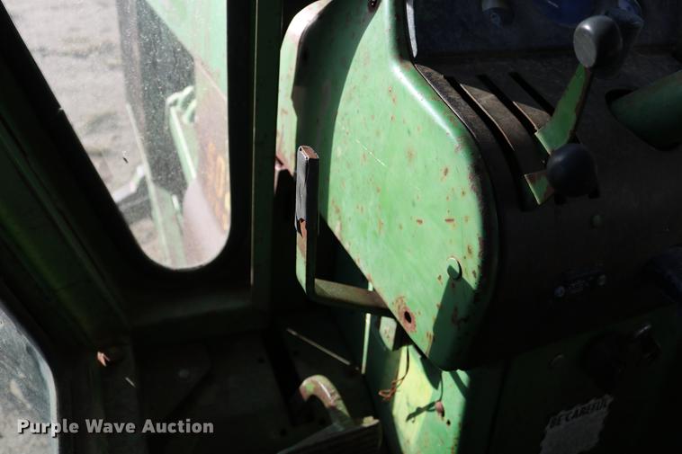image for item DD0028 1970 John Deere 5020 tractor