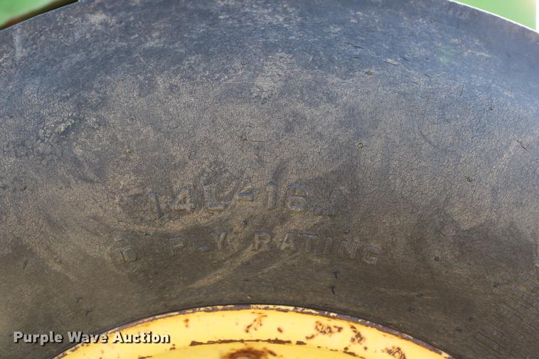 image for item DD0028 1970 John Deere 5020 tractor