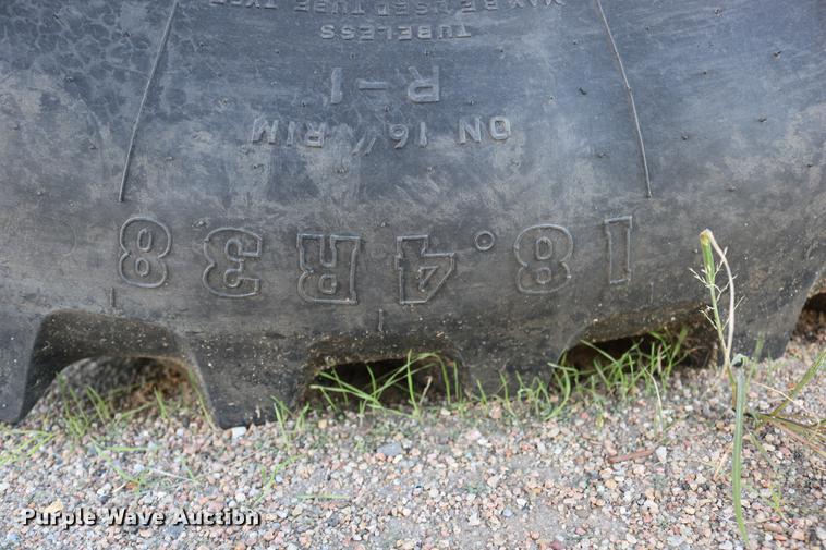 image for item DD0028 1970 John Deere 5020 tractor