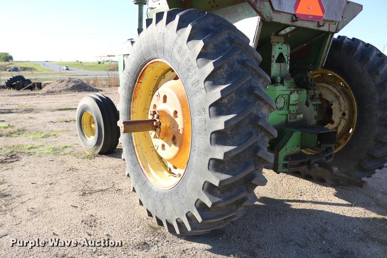 image for item DD0028 1970 John Deere 5020 tractor