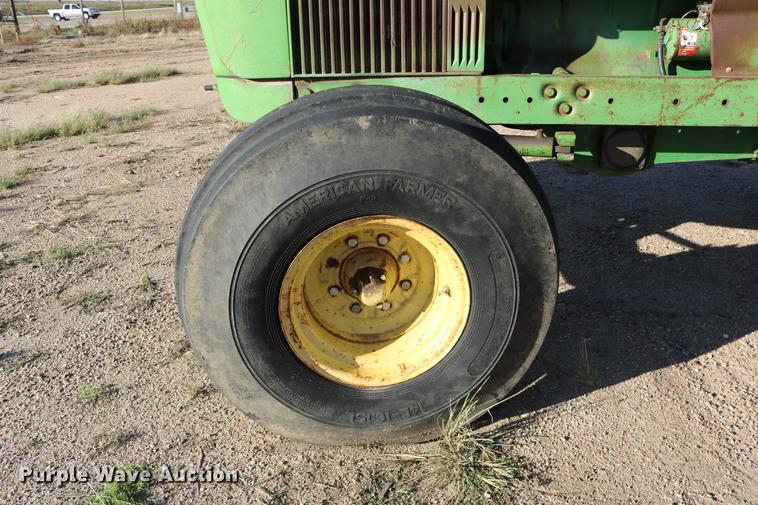 image for item DD0028 1970 John Deere 5020 tractor