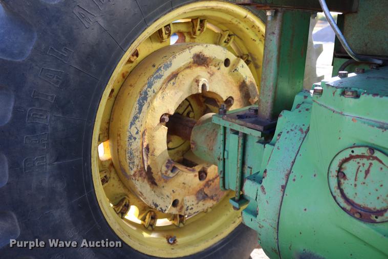 image for item DD0028 1970 John Deere 5020 tractor