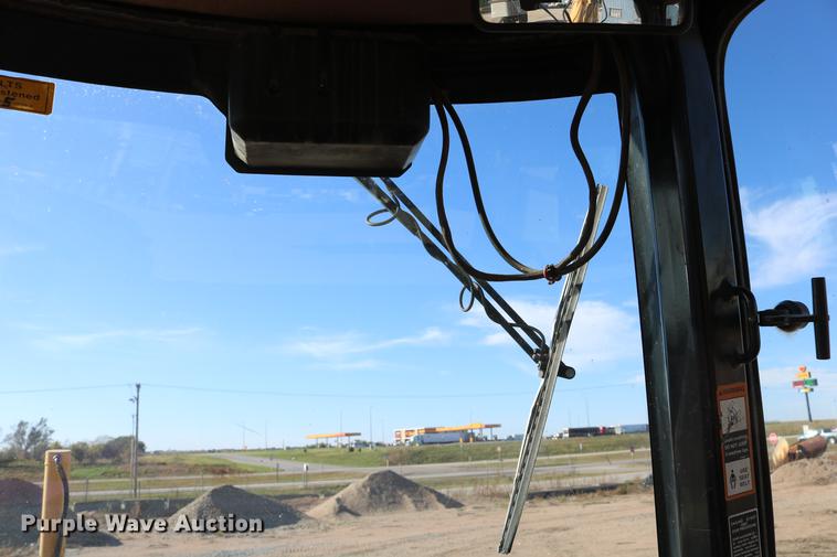 image for item DD0029 1997 John Deere 310SE backhoe