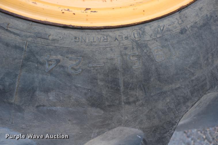 image for item DD0029 1997 John Deere 310SE backhoe