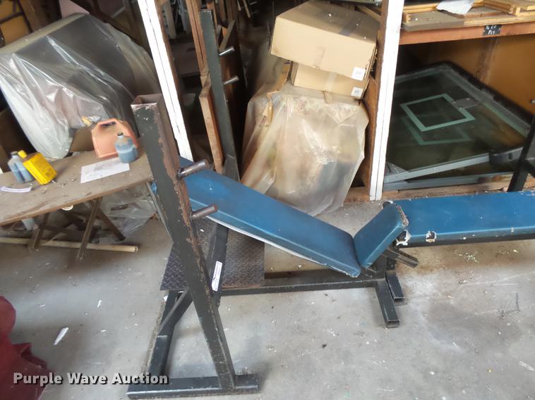 image for item DE9207 Weight room equipment