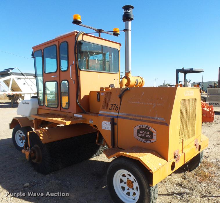 image for item DE9210 Broce RC350 broom