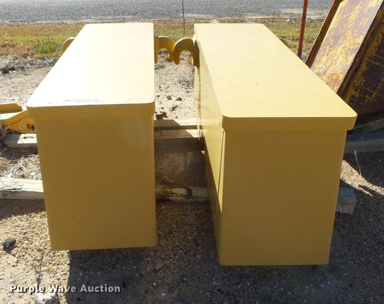 image for item DE9212 Caterpillar 140H push blocks