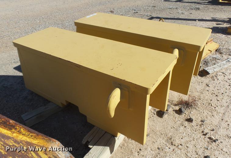 image for item DE9212 Caterpillar 140H push blocks