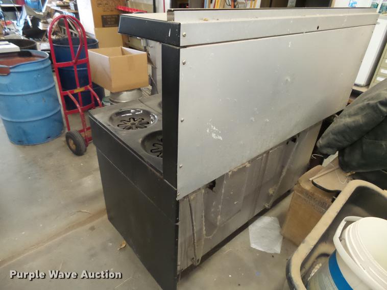 image for item DE9217 1987 Garland stainless steel range/double range