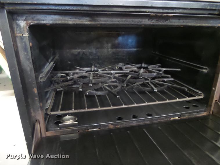 image for item DE9217 1987 Garland stainless steel range/double range