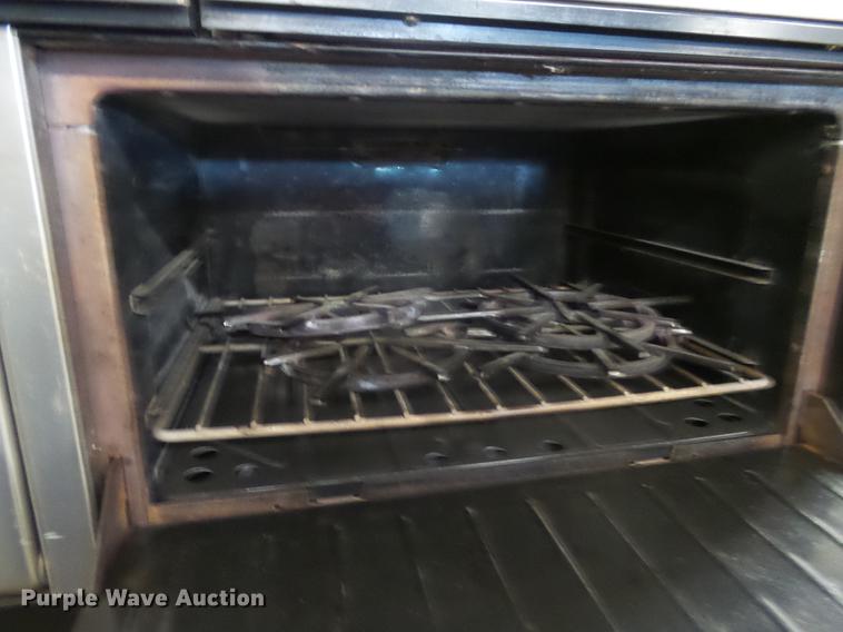 image for item DE9217 1987 Garland stainless steel range/double range