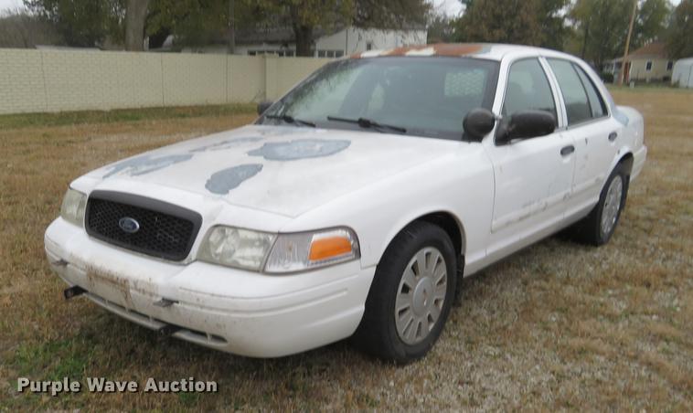 image for item DF9853 2008 Ford Crown Victoria Police Interceptor