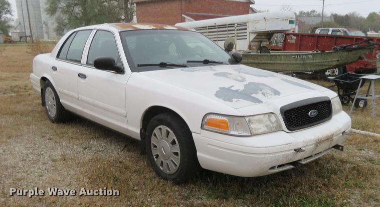 image for item DF9853 2008 Ford Crown Victoria Police Interceptor