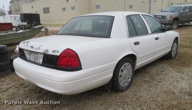 image for item DF9853 2008 Ford Crown Victoria Police Interceptor