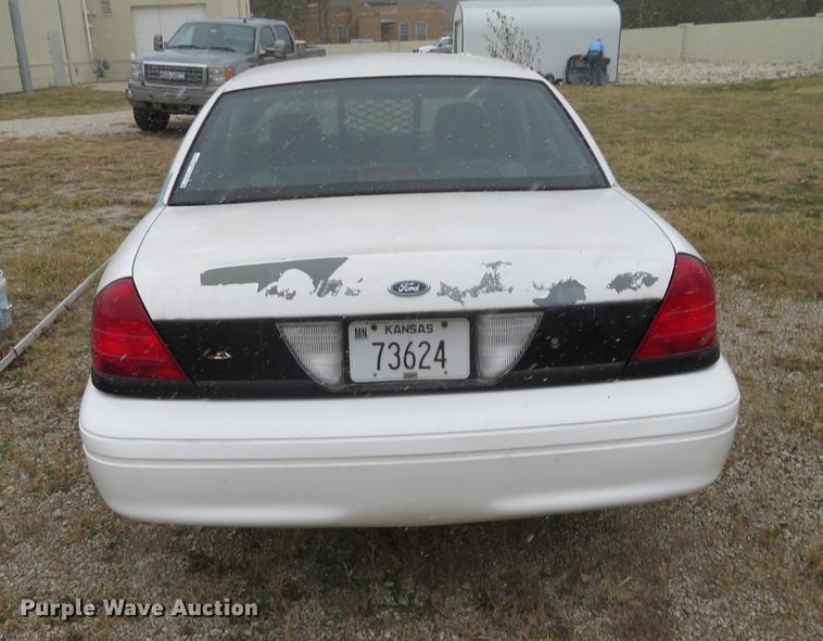 image for item DF9853 2008 Ford Crown Victoria Police Interceptor