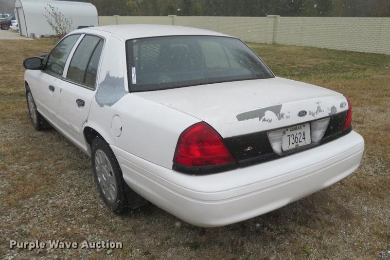 image for item DF9853 2008 Ford Crown Victoria Police Interceptor