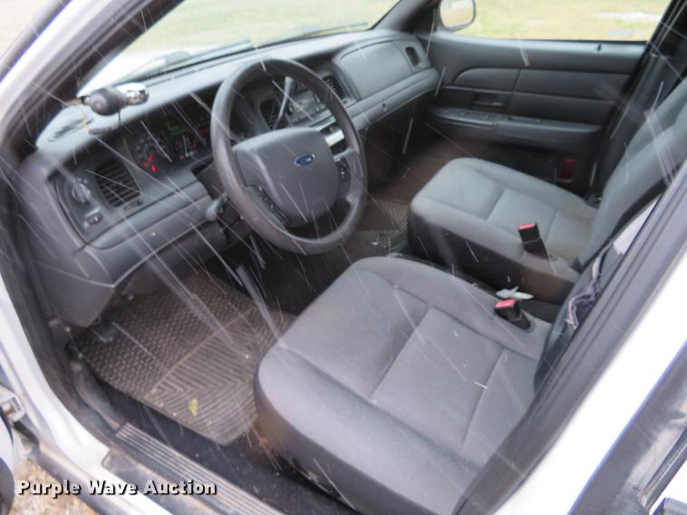 image for item DF9853 2008 Ford Crown Victoria Police Interceptor