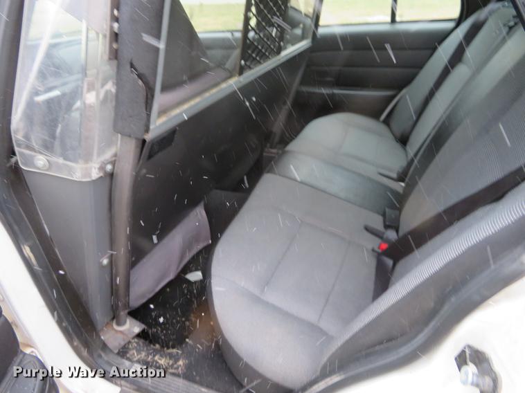 image for item DF9853 2008 Ford Crown Victoria Police Interceptor
