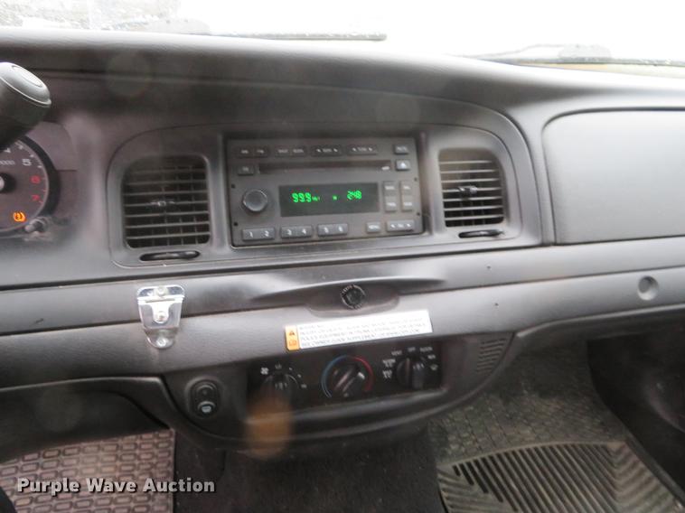 image for item DF9853 2008 Ford Crown Victoria Police Interceptor