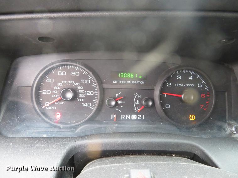 image for item DF9853 2008 Ford Crown Victoria Police Interceptor