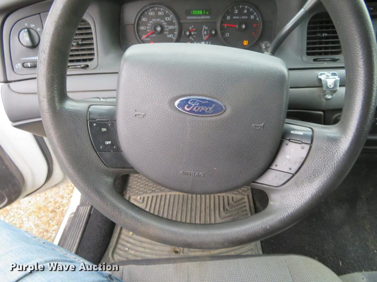 image for item DF9853 2008 Ford Crown Victoria Police Interceptor