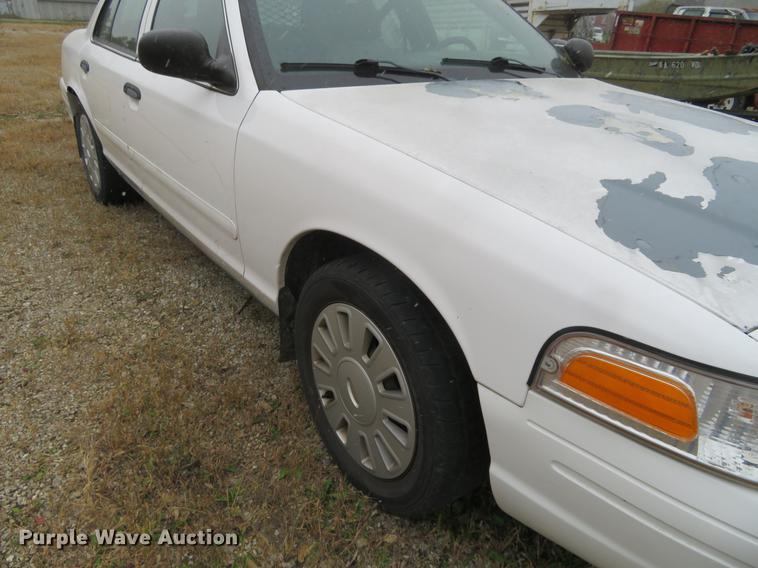 image for item DF9853 2008 Ford Crown Victoria Police Interceptor
